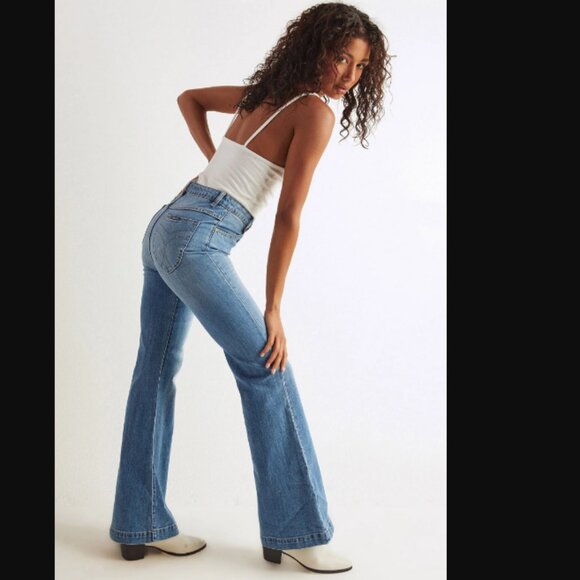 Rolla's Eastcoast Flare Jeans in Karen Blue - Picture 9 of 16